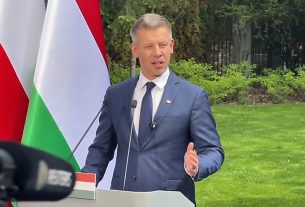 Magyar Péter miniszterelnök Varsóban