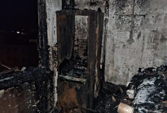 Durva tűzeset Debrecenben: mindent felemésztett a tűz a panel konyhájában