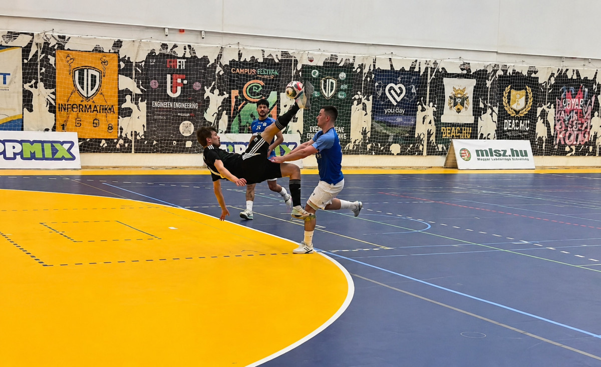Krajnyák Zsolt ollózós gólja - DEAC Futsal