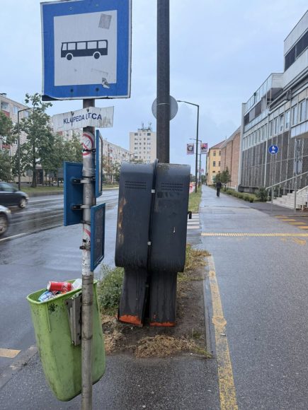 Elektromos szekrénybe szorult egy kiscica Debrecenben