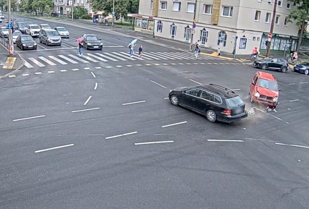 Debreceni baleset szemtanúit keresi a rendőrség