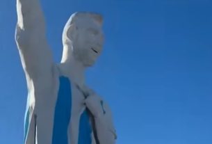 Messi 26 méteres szobrot kapott Argentínában