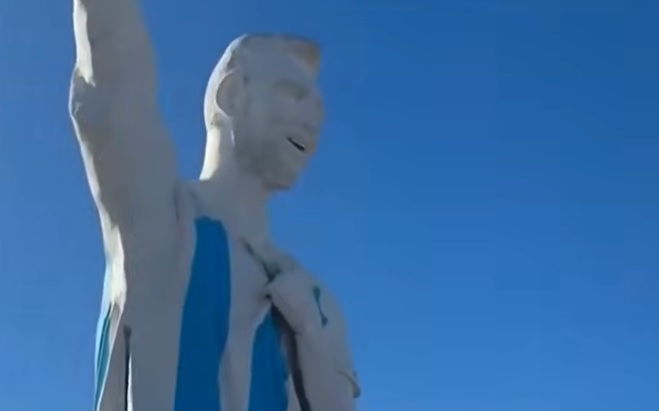 Messi 26 méteres szobrot kapott Argentínában