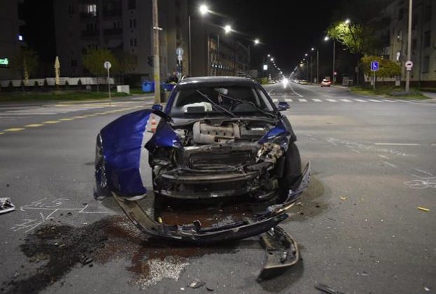 Balesetet okozott, majd simán továbbhajtott Debrecenben