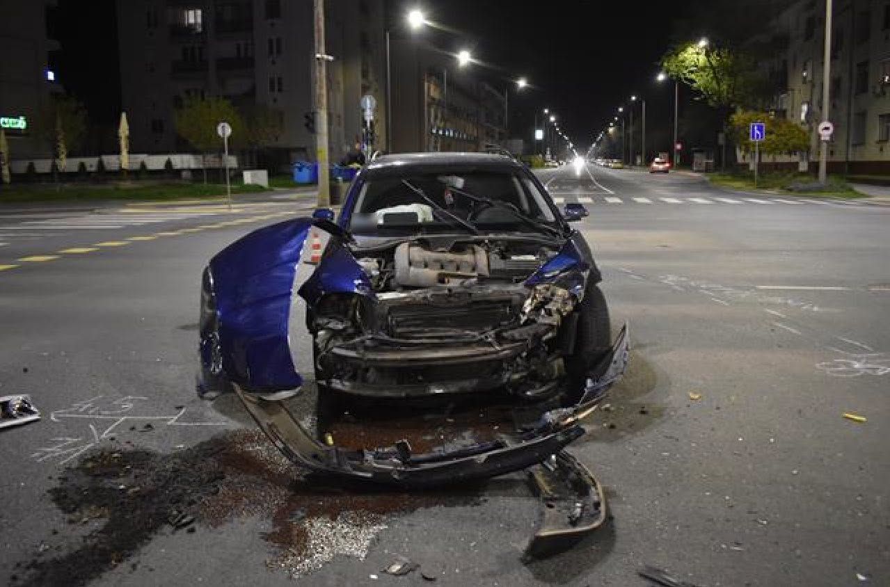 Balesetet okozott, majd simán továbbhajtott Debrecenben