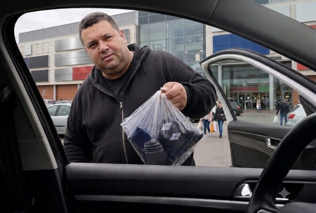 Pofátlan lehúzási trükk egy debreceni bevásárlóközpontnál