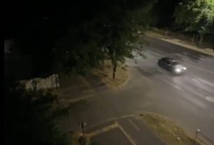 Így zeng éjszaka a Bem tér Debrecenben