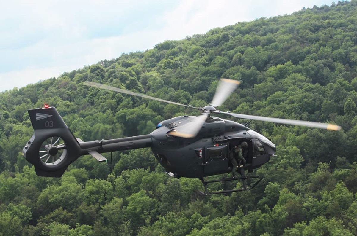 Honvédségi helikopter szállt fel két vitorlázógép miatt