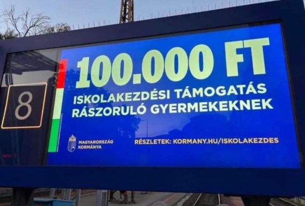 Kormányzati plakátok a iskolakezdési támogatásról