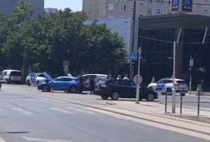 Baleset történt Debrecenben, a Füredi út és a Dózsa György utca kereszteződésében