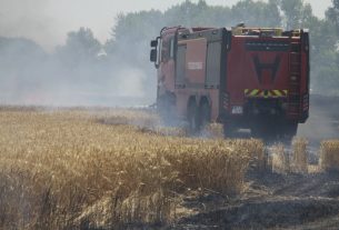 Szabadtéri tűz tűzoltóval