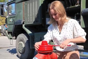 Forsthoffer Ágnes és Ruszin-Szendi Romulusz is megjelent a vízszállításnál
