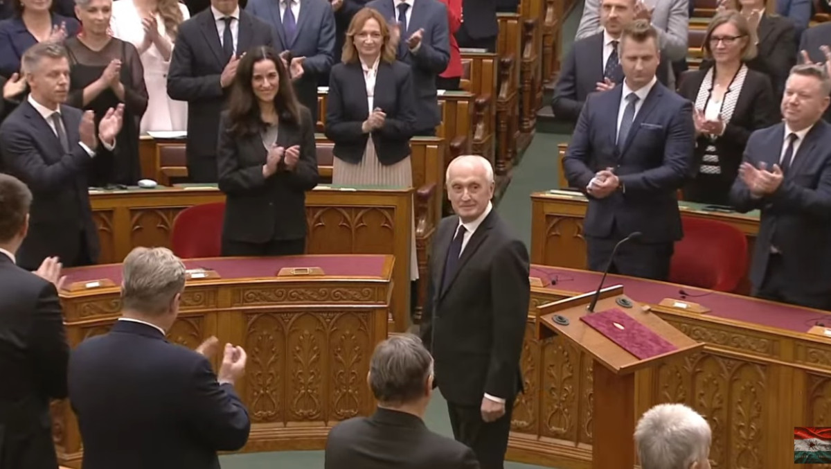 Köztársasági elnökké választották Baka Andrást