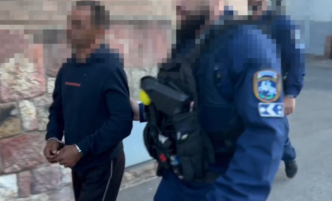 13 éves kislányt kényszerítettek szexre