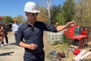 Magyar Péter Pakson