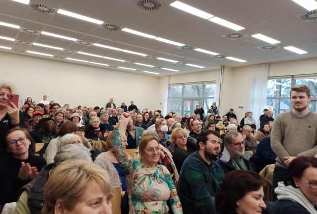 Közmeghallgatás Debrecenben