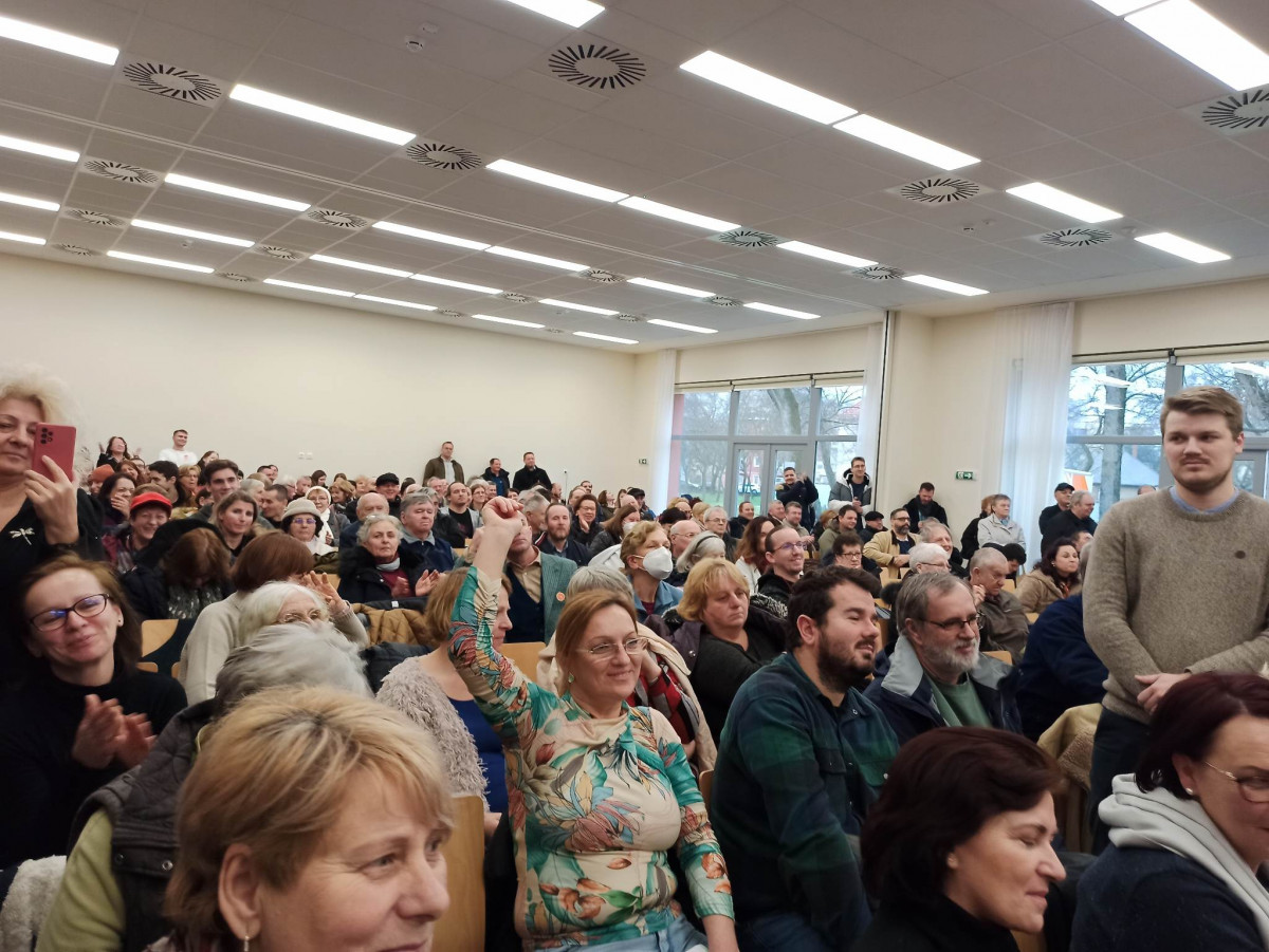 Közmeghallgatás Debrecenben