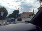 Majdnem karambol lett a piros lámpánál: tanulságos videót osztott meg a debreceni rendőrség