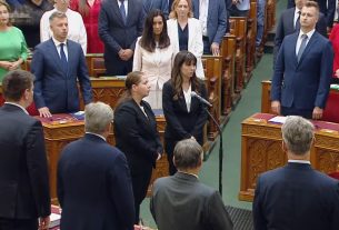 Unger Anna és Tasnády Katalin eskütétele
