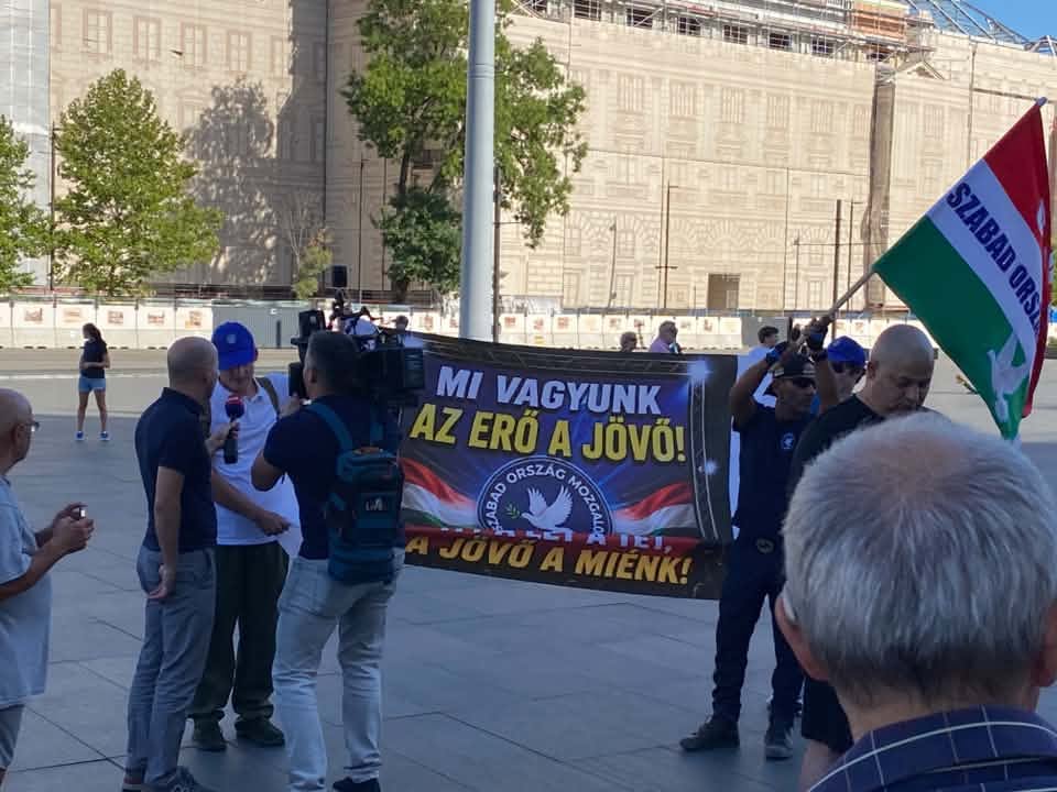 Unger Anna megválasztása miatt tüntettek a Parlament előtt