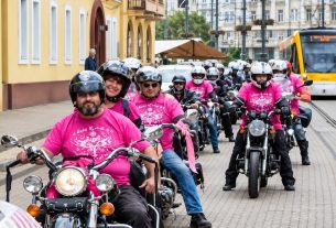 Motorral a mellrák ellen Debrecenben