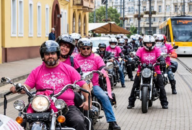 Motorral a mellrák ellen Debrecenben