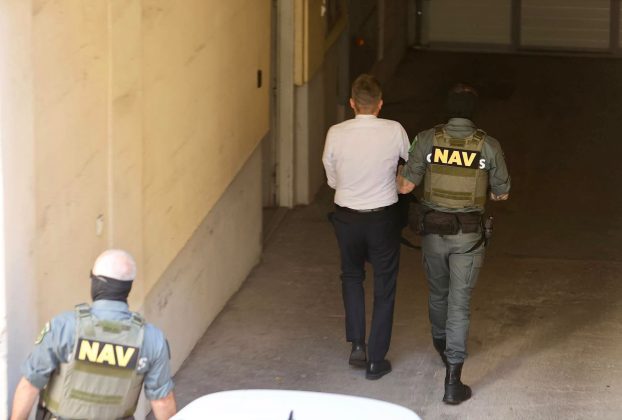 Így érkezett meg Hankó Balázs a kecskeméti bíróságra