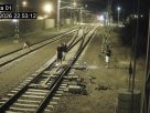 Köveket tettek az egyik debreceni vasúti váltóba a fiatalok
