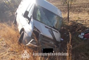 Mindkét autó az árokban végezte Derecskénél