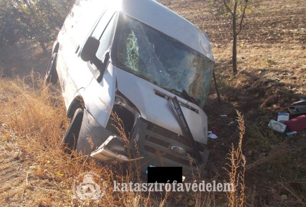 Mindkét autó az árokban végezte Derecskénél