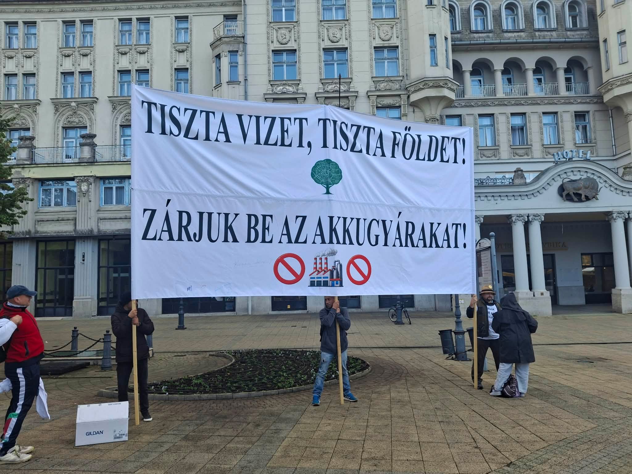 Zárják be az akkumulátorgyárakat