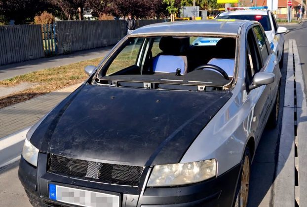 Szélvédő nélkül indult útnak Debrecenben