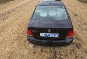 Leragasztott rendszámmal menekültek a debreceni rendőrök elől