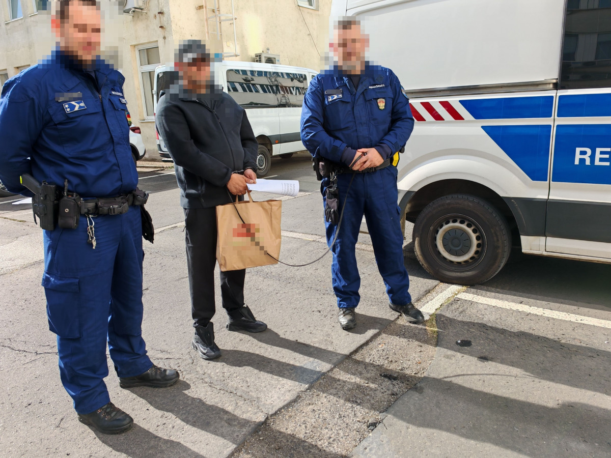 Drogügylet közben csaptak le több emberre a nyíregyházi rendőrök